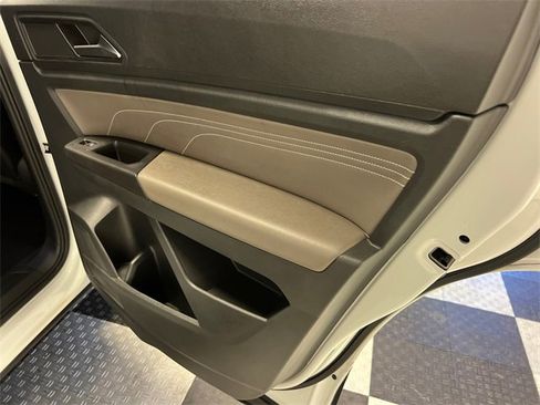 Certified 2023 Volkswagen Atlas SE image 14