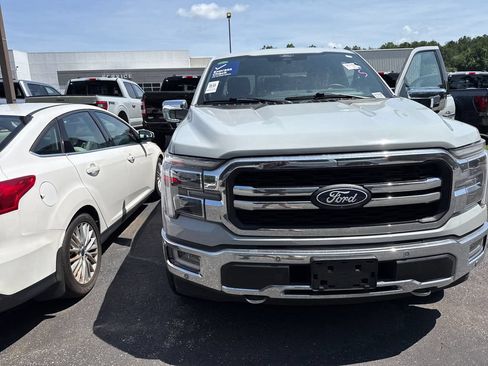 Used 2024 Ford F150 Lariat w/ Equipment Group 502A High AWD/4WD image 4