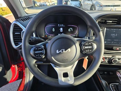 Used 2023 Kia Soul LX w/ LX Technology Package image 24