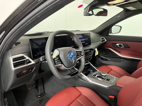 Used 2025 BMW 330i xDrive Sedan w/ Premium Package AWD/4WD image 9