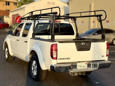 Used 2014 Nissan Frontier SV w/ SV Value Truck Package RWD image 12