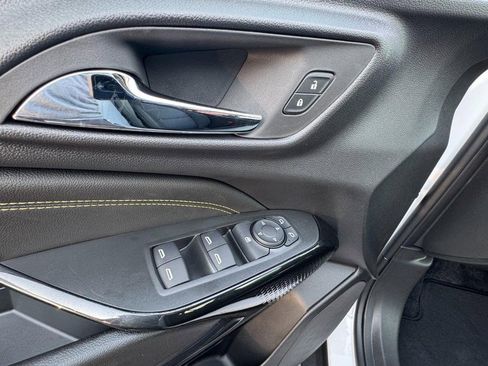 New 2025 Chevrolet Trax LT w/ Sunroof Package image 8