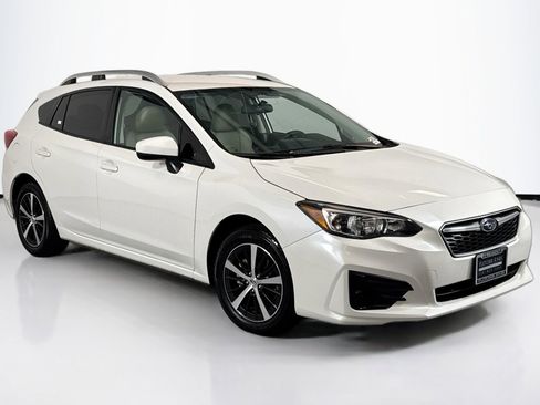 Used 2019 Subaru Impreza 2.0i Premium image 3