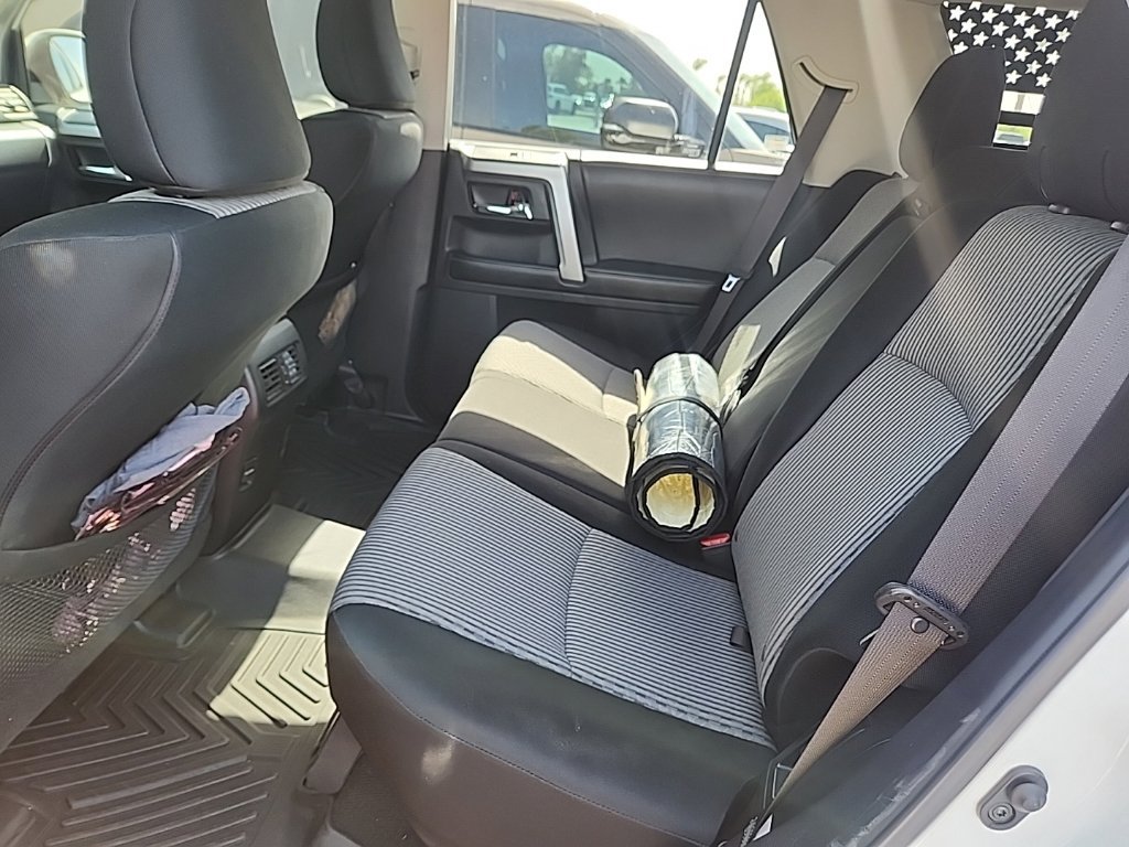 Used 2016 Toyota 4Runner SR5 AWD/4WD image 8