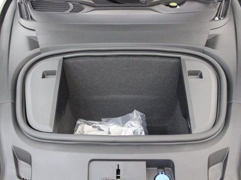 New 2024 Porsche Taycan image 33