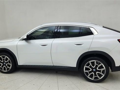 Used 2025 BMW X2 xDrive28i image 4