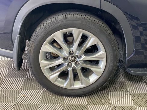 Used 2021 Toyota Highlander Limited AWD/4WD image 18