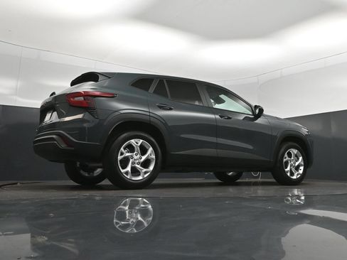 New 2026 Chevrolet Trax LS w/ LS Convenience Package FWD image 42