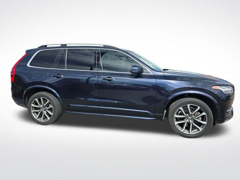 Used 2019 Volvo XC90 T5 Momentum w/ Protection Package Premier FWD image 4