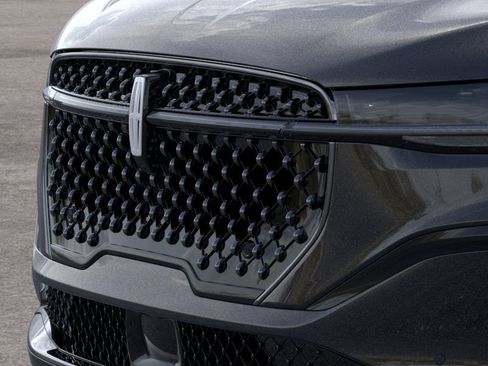 New 2026 Lincoln Nautilus Reserve w/ Jet Appearance Package AWD/4WD image 17
