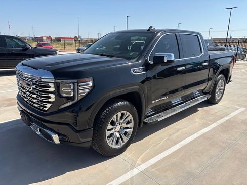 Used 2023 GMC Sierra 1500 Denali w/ Technology Package AWD/4WD image 3