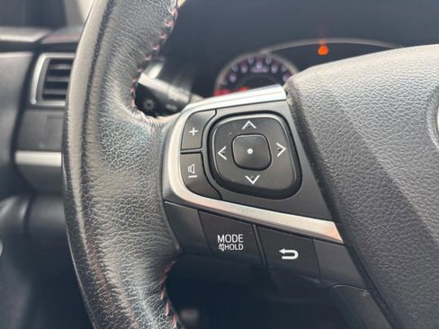 Used 2016 Toyota Camry SE w/ Moonroof Package image 13