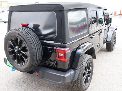Used 2024 Jeep Wrangler Unlimited Sahara image 5