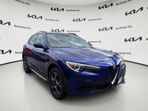 Used 2022 Alfa Romeo Stelvio Ti image 3