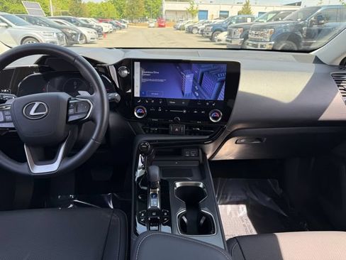 Used 2022 Lexus NX 350 AWD image 17