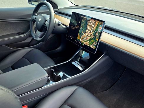 Used 2018 Tesla Model 3 Long Range AWD/4WD image 26