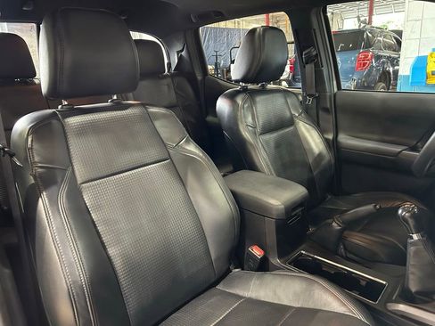 Used 2020 Toyota Tacoma SR5 AWD/4WD image 40
