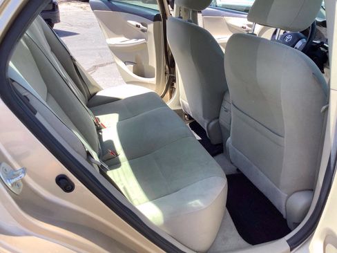 Used 2013 Toyota Corolla LE FWD image 31