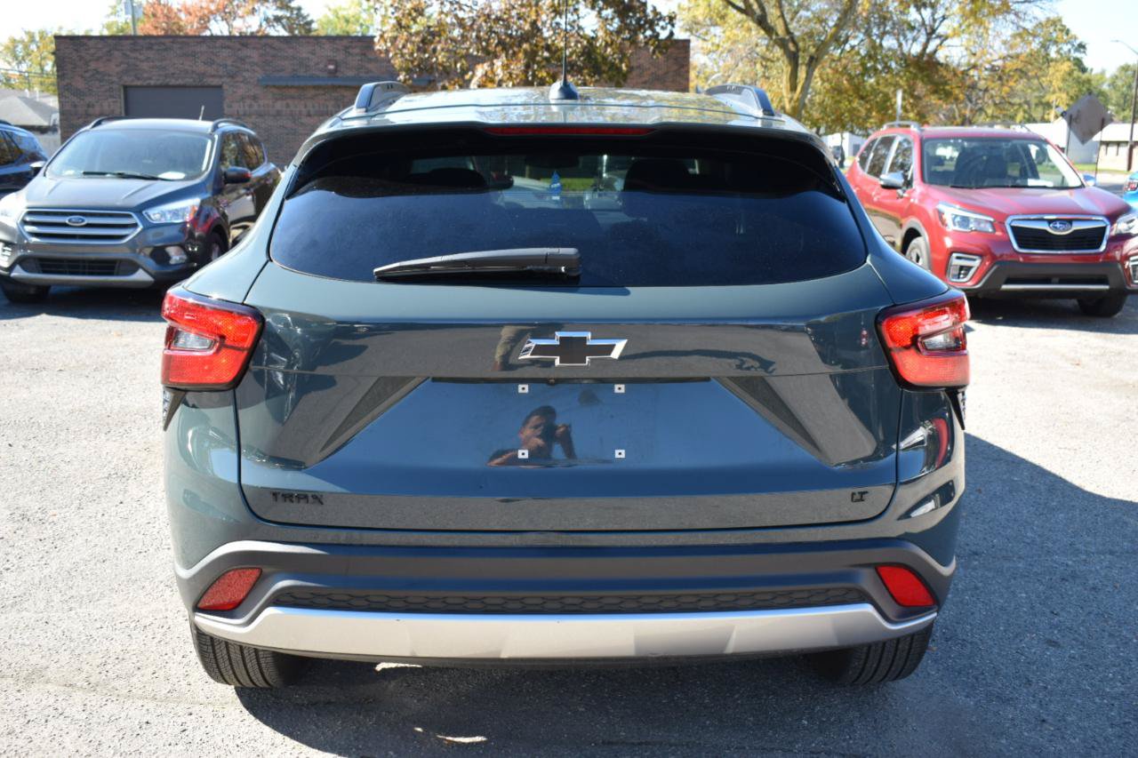 Used 2026 Chevrolet Trax LT FWD image 9