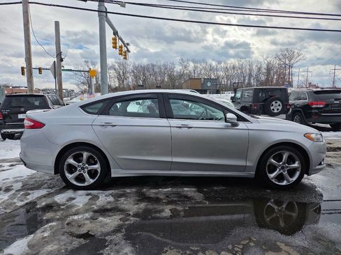 Used 2015 Ford Fusion SE w/ Equipment Group 201A image 6