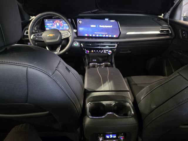 Used 2026 Chevrolet Traverse LT FWD image 40