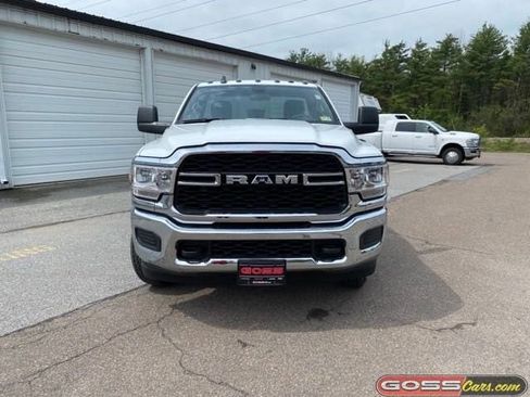 New 2024 RAM 3500 Tradesman w/ Chrome Appearance Group image 2