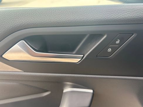 Used 2023 Volkswagen Jetta SE image 48