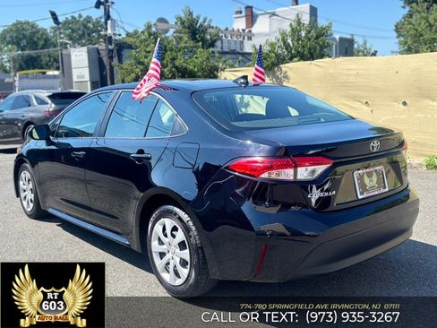 Used 2024 Toyota Corolla LE FWD image 4