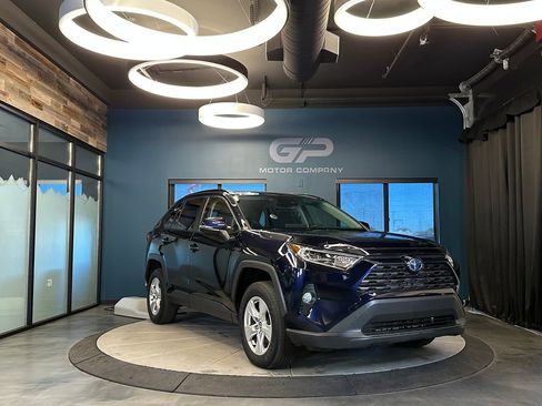 Used 2020 Toyota RAV4 XLE w/ XLE Grade Weather Package AWD/4WD image 1