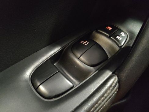 Used 2019 Nissan Rogue S w/ Special Edition Package FWD image 27