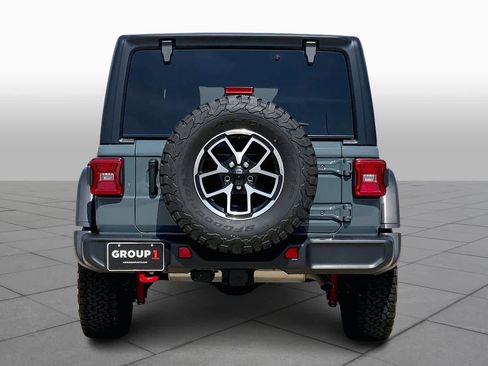 Used 2024 Jeep Wrangler Unlimited Rubicon AWD/4WD image 5
