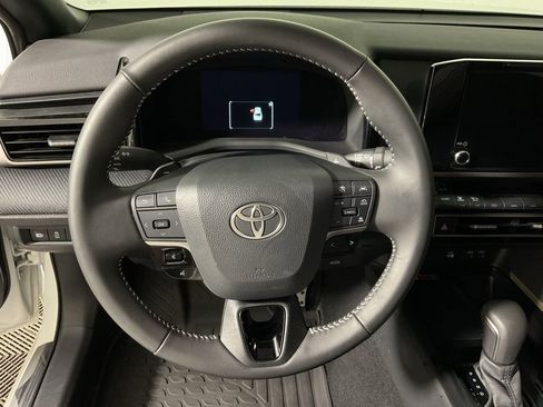 Used 2025 Toyota Camry SE AWD/4WD image 25