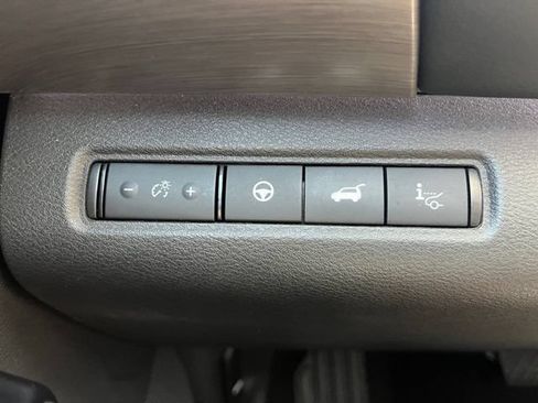 Used 2023 Nissan Pathfinder Platinum w/ Cargo Package AWD/4WD image 10
