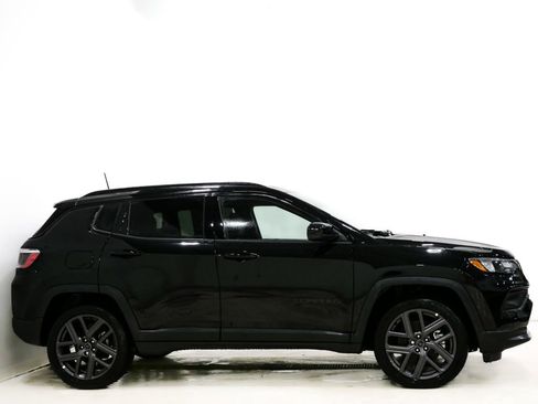 New 2026 Jeep Compass Latitude w/ Sun and Sound Group image 5