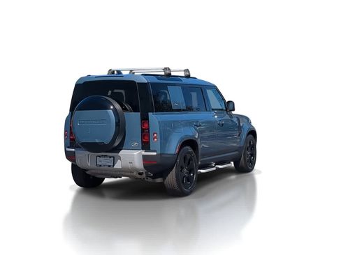Used 2023 Land Rover Defender 110 SE image 8