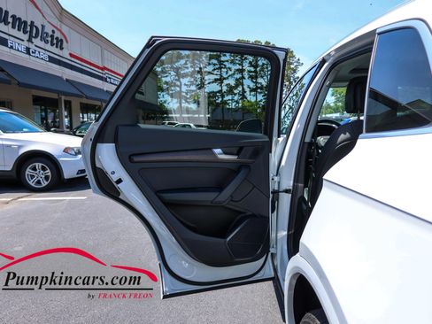 Used 2023 Audi Q5 2.0T Premium w/ Convenience Package AWD/4WD image 19