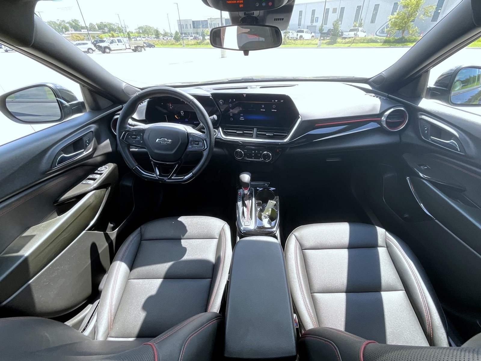 Used 2024 Chevrolet Trax RS w/ Sunroof Package FWD image 15