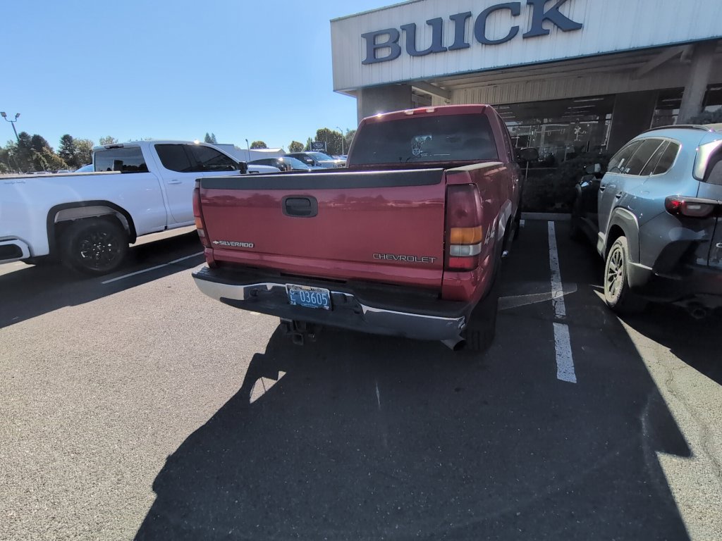 Used 2002 Chevrolet Silverado 2500 LS w/ Electrical Convenience Pkg AWD/4WD image 4