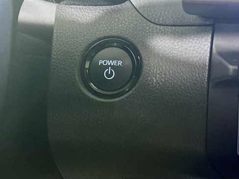 Used 2025 Toyota Camry SE FWD image 20
