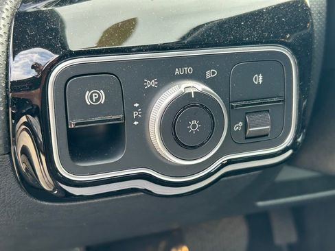 Used 2025 Mercedes-Benz CLA 250 4MATIC image 26