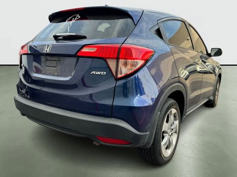 Used 2017 Honda HR-V LX image 4