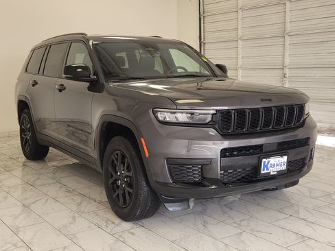 Used 2024 Jeep Grand Cherokee L Laredo AWD/4WD image 3
