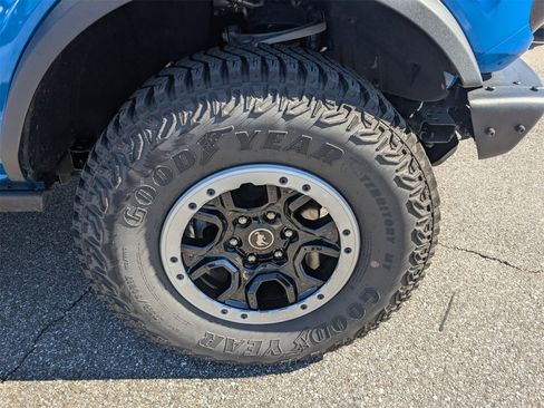 Certified 2024 Ford Bronco Outer Banks w/ Sasquatch Package image 11