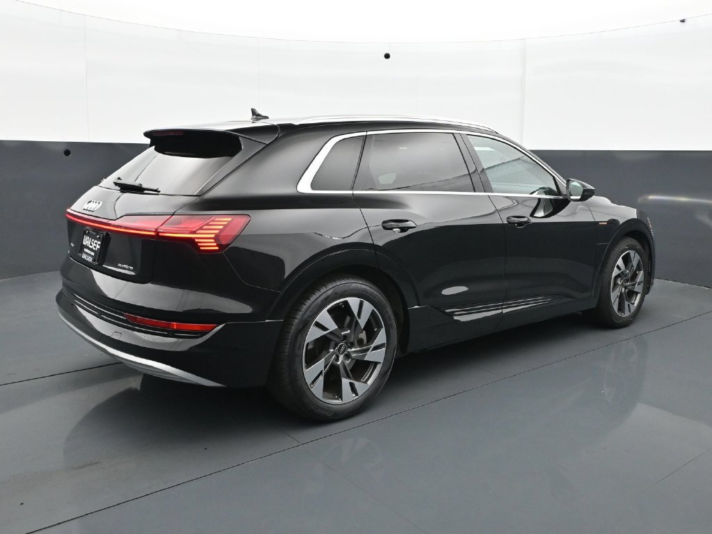 Used 2023 Audi e-tron Premium AWD/4WD image 7