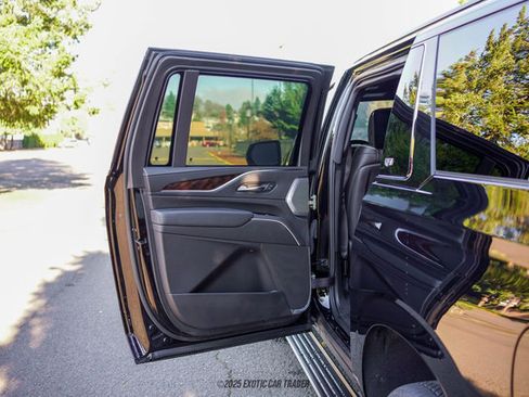 Used 2023 Cadillac Escalade ESV Sport Platinum image 46