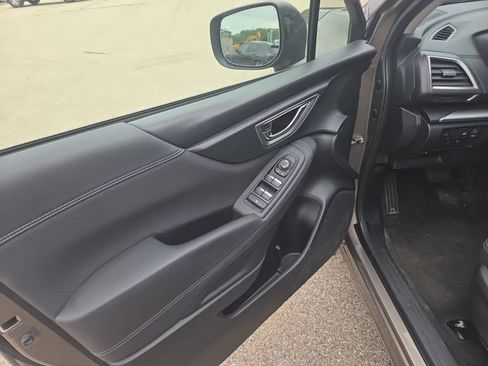 Used 2020 Subaru Forester Premium AWD/4WD image 14