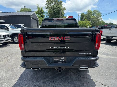 Used 2021 GMC Sierra 1500 Denali w/ Denali Ultimate Package AWD/4WD image 10