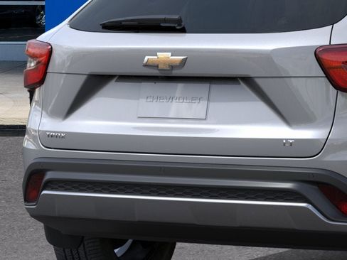 New 2026 Chevrolet Trax LT w/ Driver Confidence Package FWD image 38