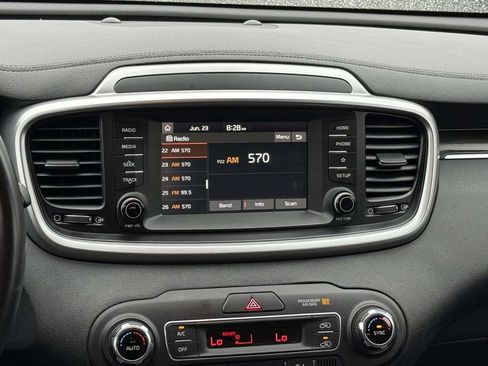 Used 2020 Kia Sorento LX w/ LX I4 Convenience Package AWD/4WD image 3