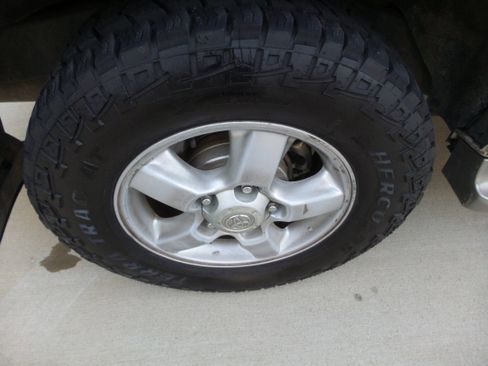 Used 2003 Toyota Land Cruiser image 12